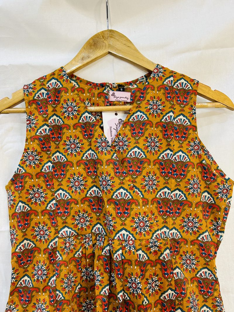 Cotton Sleeveless peplum Top - Image 4